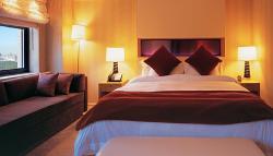 new york hotels - jumeirah essex house hotel image