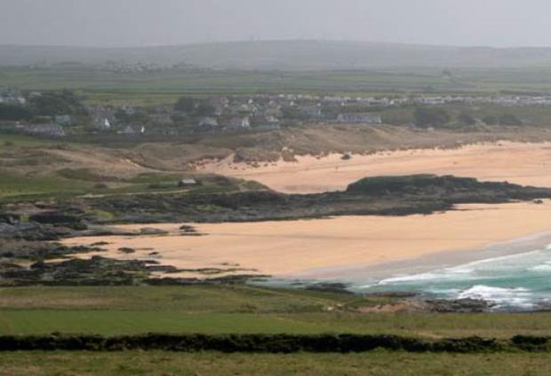 padstow beach guide - boobys bay image