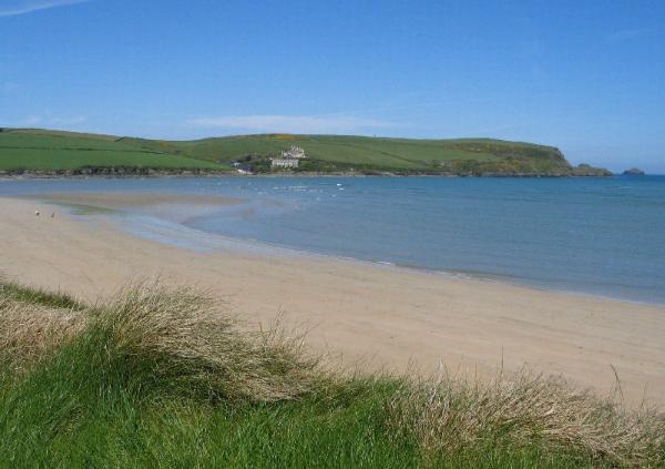 padstow beach guide - hawkers cove image