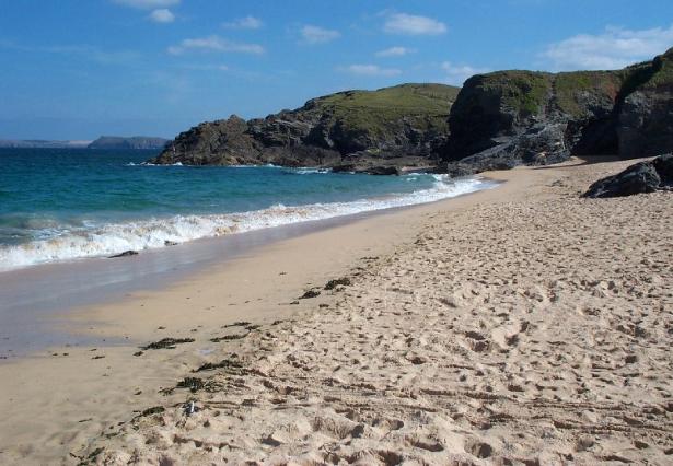 padstow beach guide - mother iveys bay image