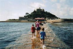 st michaels mount causeway cornwall